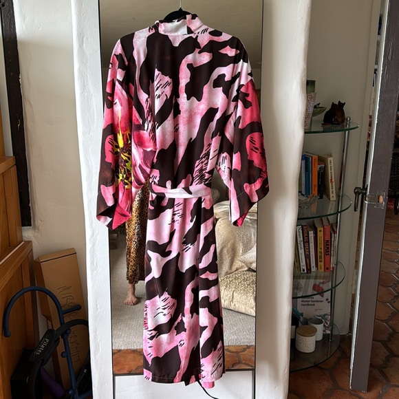 Natori Robe size Medium - Picture 5 of 5